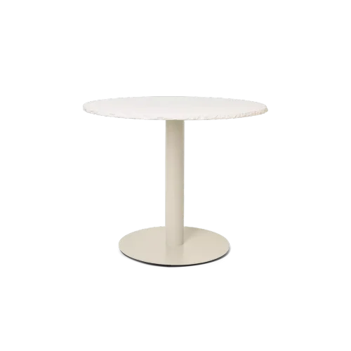 Table console extensible en placage noyer et pieds compas laqués noir. Solution gain de place ingénieuse transformable en table à manger pour six personnes, combinant fonctionnalité astucieuse et esthétique vintage revisitée pour appartements urbains.